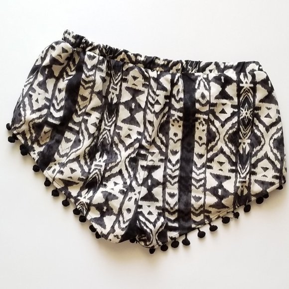Billabong Pom Pom Aztec Boho Shorts - Picture 4 of 6